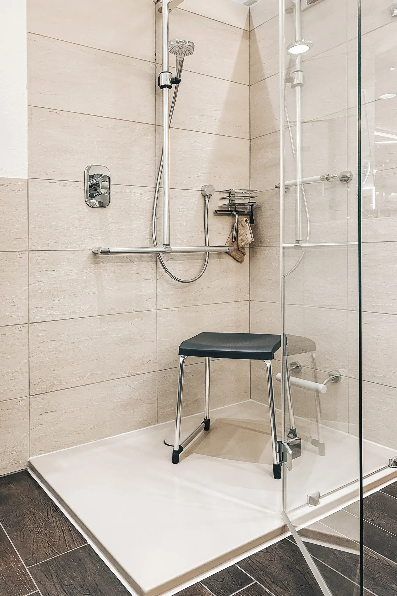 Barrierefreie Dusche mit Hocker